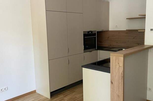 Altbauwohnung mit Balkon mieten in 1130 Wien (Bild 4)