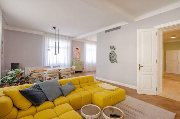 Altbauwohnung mit Balkon kaufen in 1180 Wien (Bild 2)