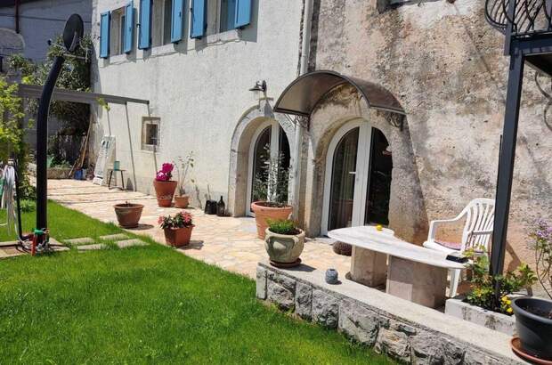 Altbauwohnung kaufen in 51414 Opatija (Bild 1)