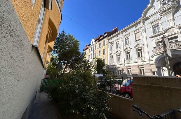Altbauwohnung mit Balkon kaufen in 8010 Graz (Bild 1)