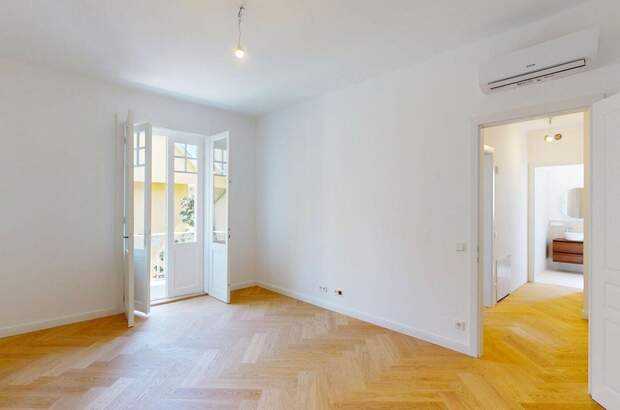 Altbauwohnung mit Balkon kaufen in 1130 Wien (Bild 2)