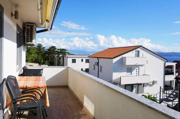 Wohnung mit Balkon kaufen in 51260 Crikvenica (Bild 1)