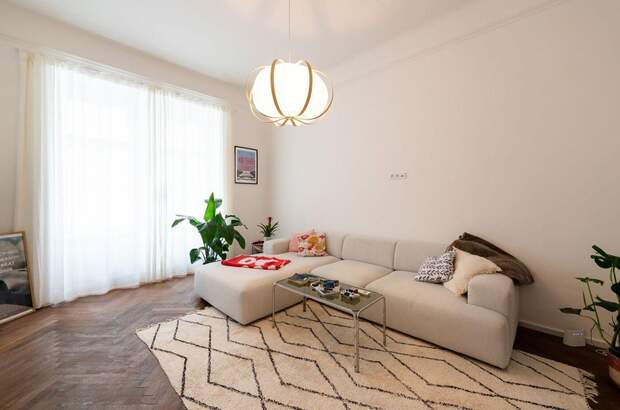 Altbauwohnung mit Balkon kaufen in 8010 Graz (Bild 1)