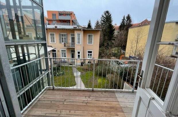 Altbauwohnung mit Balkon mieten in 8010 Graz (Bild 1)