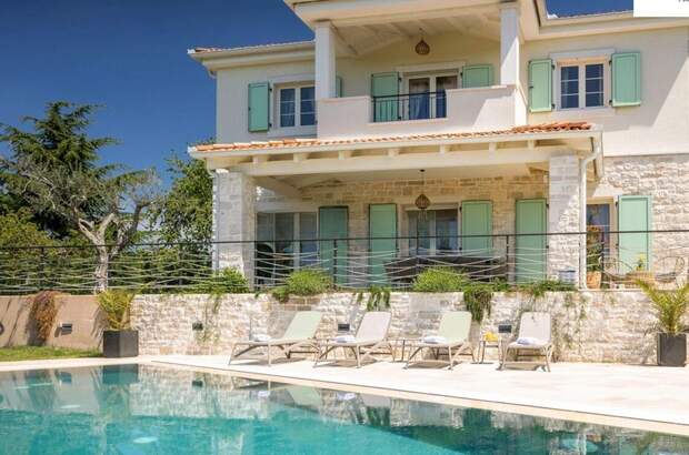 Haus kaufen in 52440 Porec (Bild 1)