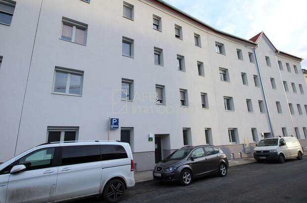 Altbauwohnung mit Balkon mieten in 8020 Graz
