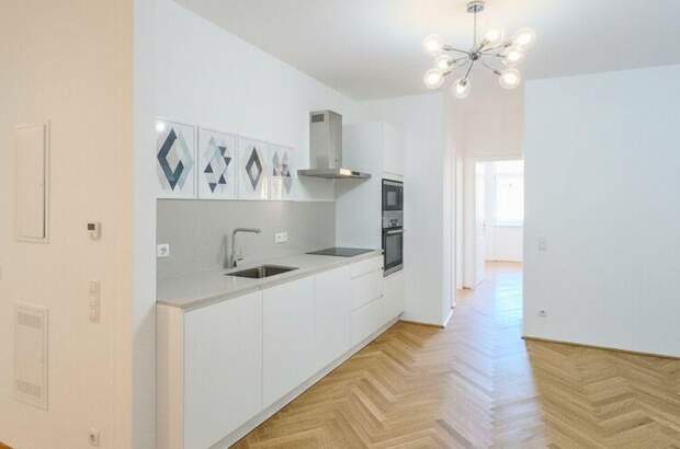 Altbauwohnung mit Balkon kaufen in 1150 Wien