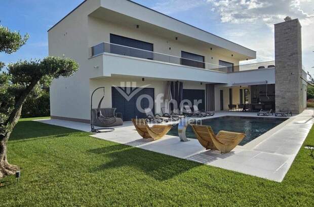 Haus kaufen in 52440 Porec (Bild 2)