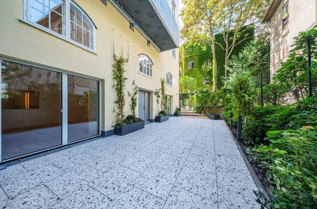 Altbauwohnung mit Balkon kaufen in 1040 Wien (Bild 2)