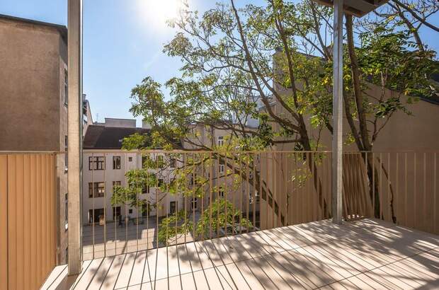 Altbauwohnung mit Balkon kaufen in 1050 Wien (Bild 1)