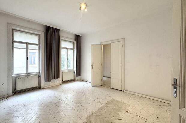 Altbauwohnung mit Balkon kaufen in 1070 Wien (Bild 2)