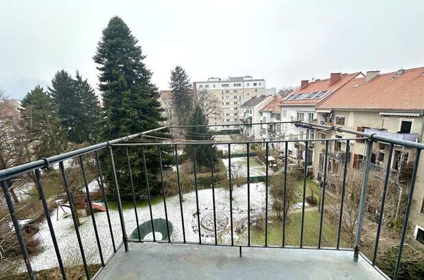 Altbauwohnung mit Balkon mieten in 8010 Graz (Bild 2)