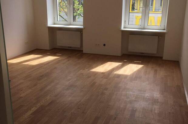 Altbauwohnung mit Balkon kaufen in 1200 Wien (Bild 2)