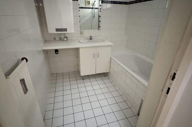 Altbauwohnung mit Balkon mieten in 8010 Graz (Bild 2)