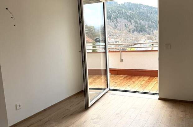 Altbauwohnung mit Balkon mieten in 8680 Mürzzuschlag (Bild 1)