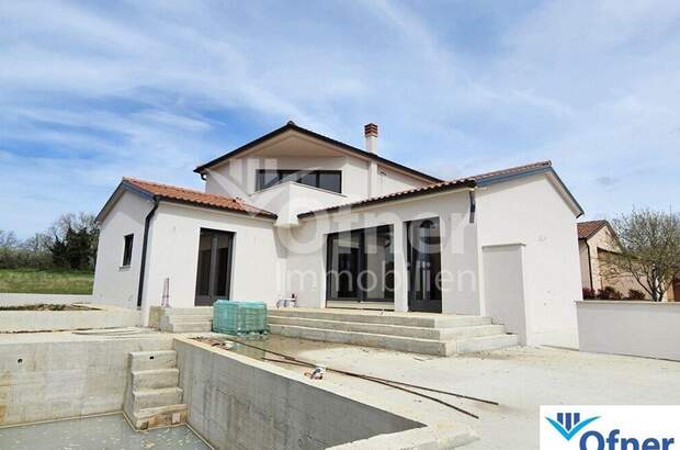 Haus kaufen in 52440 Porec (Bild 1)