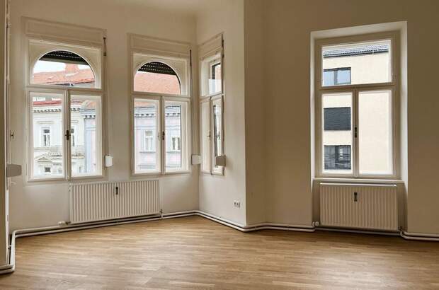 Altbauwohnung mit Balkon mieten in 8010 Graz (Bild 1)