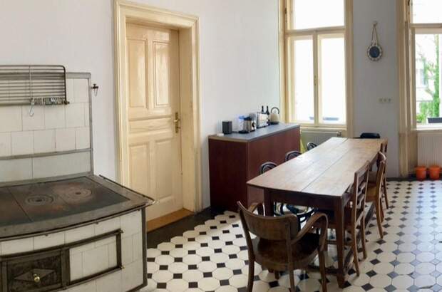 Altbauwohnung mit Balkon mieten in 1010 Wien (Bild 3)