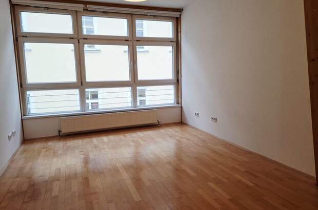 Altbauwohnung mit Balkon mieten in 8010 Graz (Bild 4)