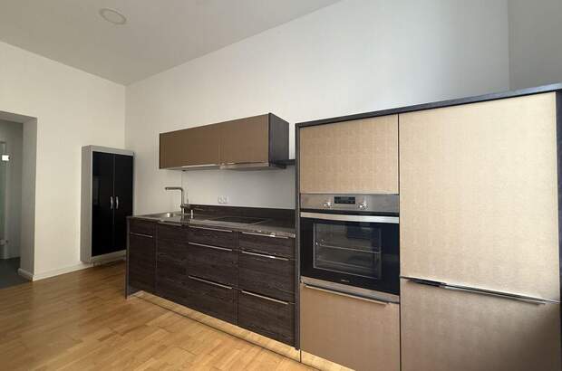 Altbauwohnung mit Balkon mieten in 8020 Graz (Bild 1)