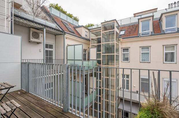 Altbauwohnung mit Balkon mieten in 1090 Wien (Bild 1)