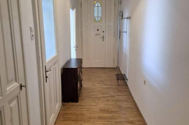 Altbauwohnung mit Balkon mieten in 8010 Graz (Bild 1)