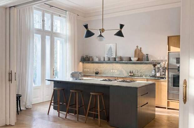 Altbauwohnung mit Balkon kaufen in 1130 Wien (Bild 2)