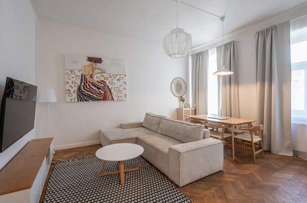 Altbauwohnung mit Balkon kaufen in 1070 Wien (Bild 1)