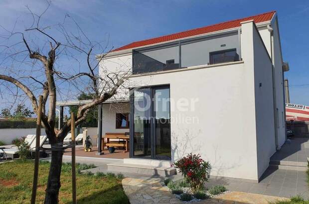 Haus kaufen in 52440 Porec (Bild 3)