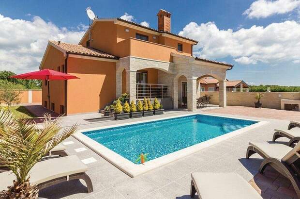 Haus kaufen in 52100 Pula (Bild 1)