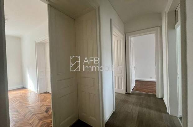 Altbauwohnung mit Balkon mieten in 8020 Graz (Bild 2)