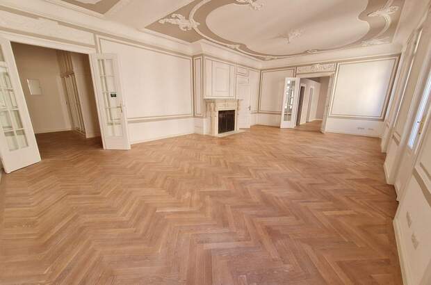 Altbauwohnung mit Balkon mieten in 1010 Wien (Bild 2)