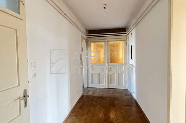 Altbauwohnung mit Balkon mieten in 8010 Graz (Bild 2)