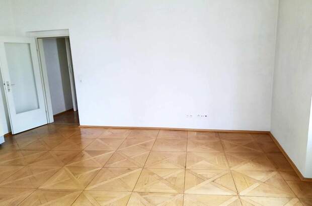 Altbauwohnung mit Balkon mieten in 8010 Graz (Bild 2)