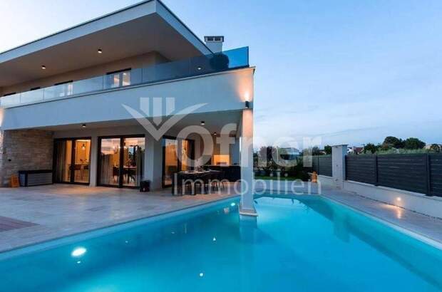 Haus kaufen in 52440 Porec (Bild 2)