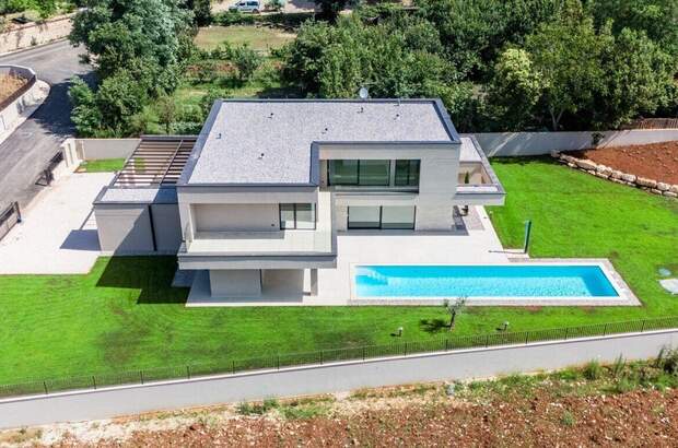 Haus kaufen in 52440 Porec (Bild 2)