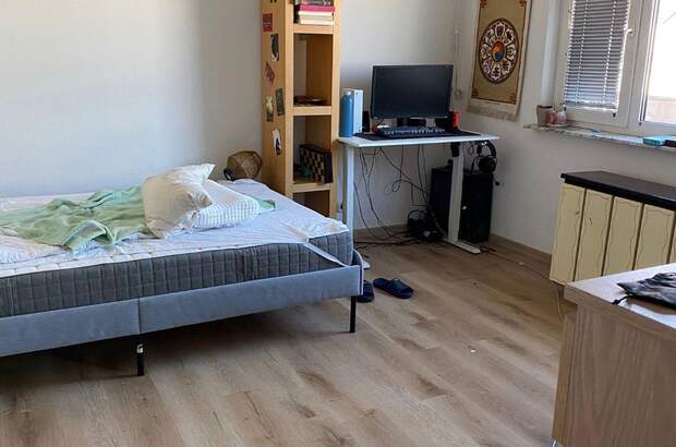 Altbauwohnung mit Balkon mieten in 1130 Wien (Bild 1)