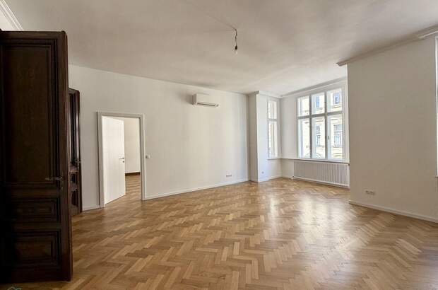 Altbauwohnung mit Balkon mieten in 1180 Wien (Bild 2)