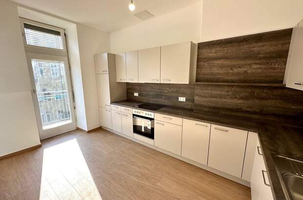Altbauwohnung mit Balkon mieten in 8010 Graz (Bild 1)