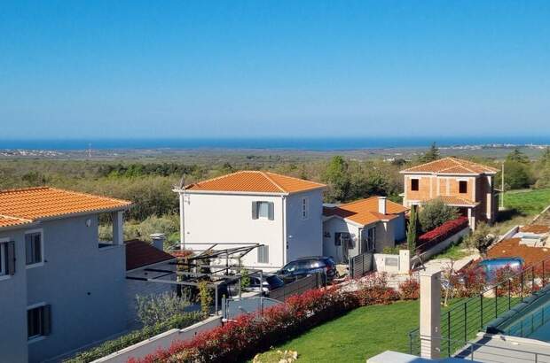 Haus kaufen in 52440 Porec (Bild 2)