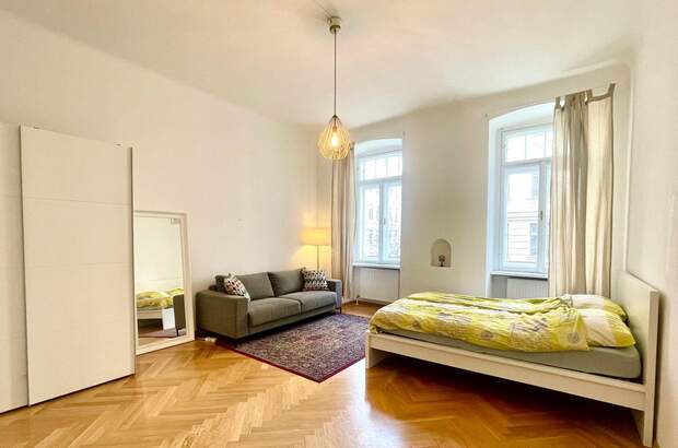 Altbauwohnung mit Balkon mieten in 1090 Wien (Bild 1)