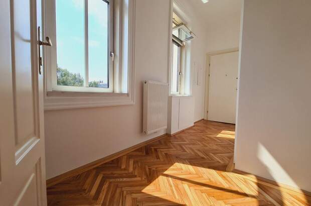 Altbauwohnung mit Balkon kaufen in 1130 Wien (Bild 3)