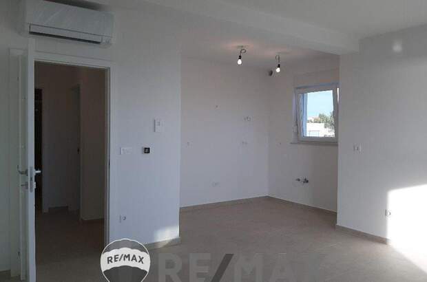 Wohnung mit Balkon kaufen in 53291 Novalja (Bild 3)