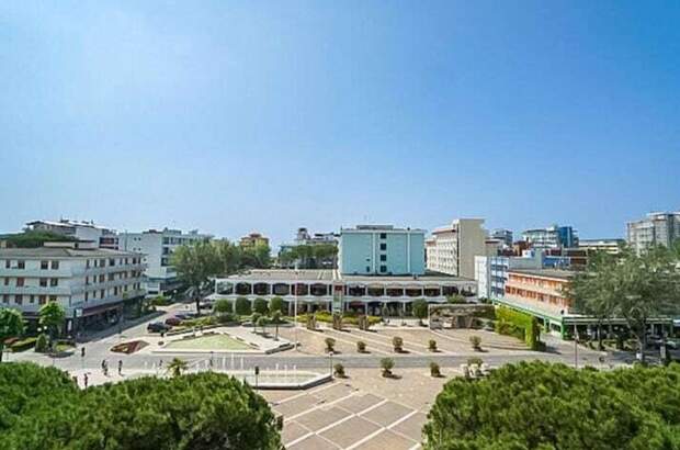 Wohnung mit Balkon kaufen in 30028 Bibione (Bild 1)