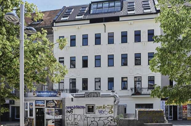 Altbauwohnung mit Balkon kaufen in 1150 Wien (Bild 2)