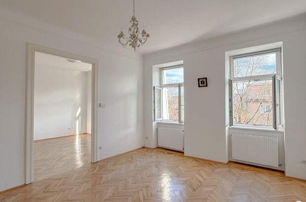 Altbauwohnung mit Balkon kaufen in 1180 Wien (Bild 2)