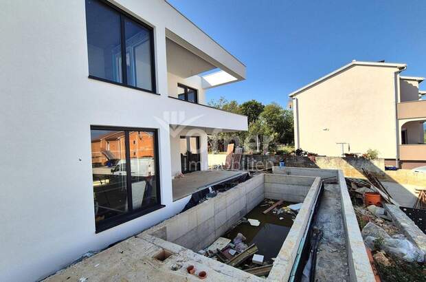 Haus kaufen in 51511 Malinska (Bild 1)