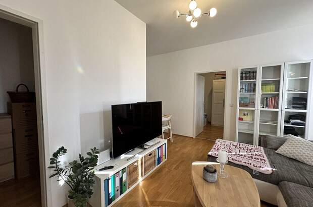 Altbauwohnung mit Balkon kaufen in 8010 Graz (Bild 2)