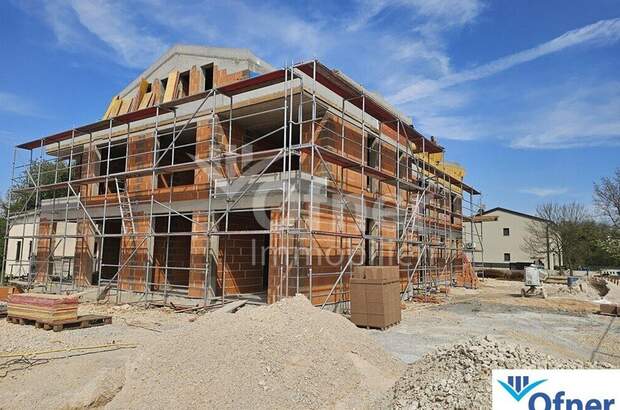 Haus mit Garten kaufen in 52440 Porec (Bild 1)