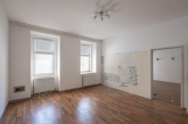 Altbauwohnung mit Balkon kaufen in 1070 Wien